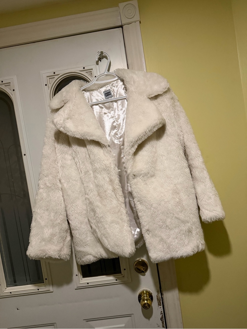 Faux Fur white Coat - Women’s Plush Jacket